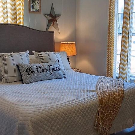 Pecan St. Parlor Haus Downtown Bandera, Tx 外观 照片