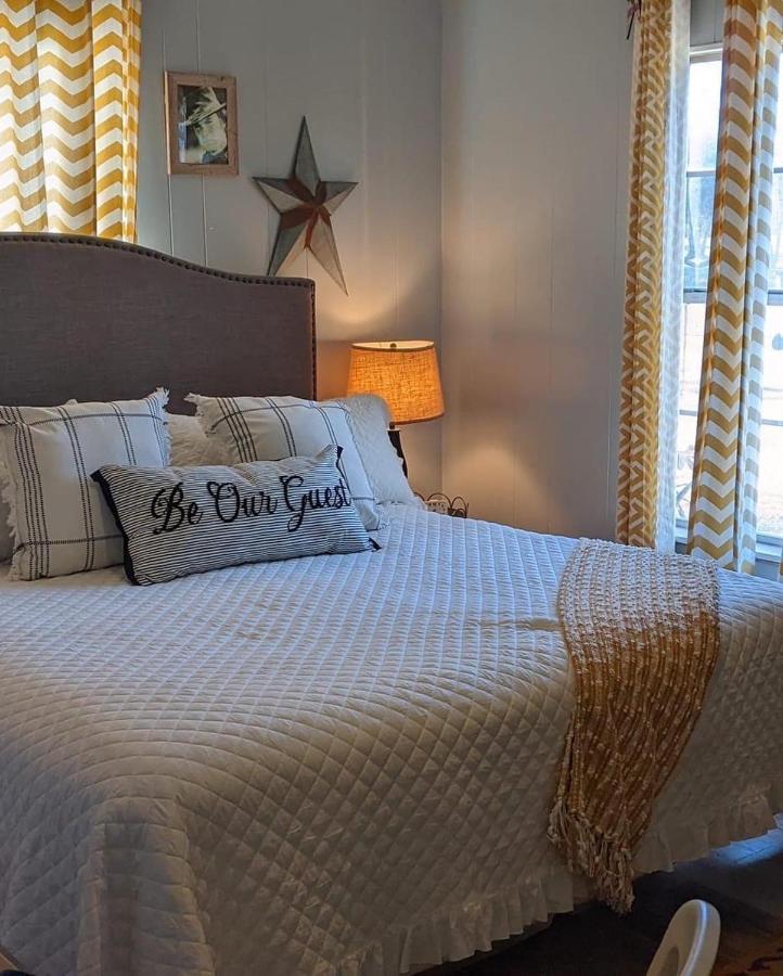 Pecan St. Parlor Haus Downtown Bandera, Tx 外观 照片