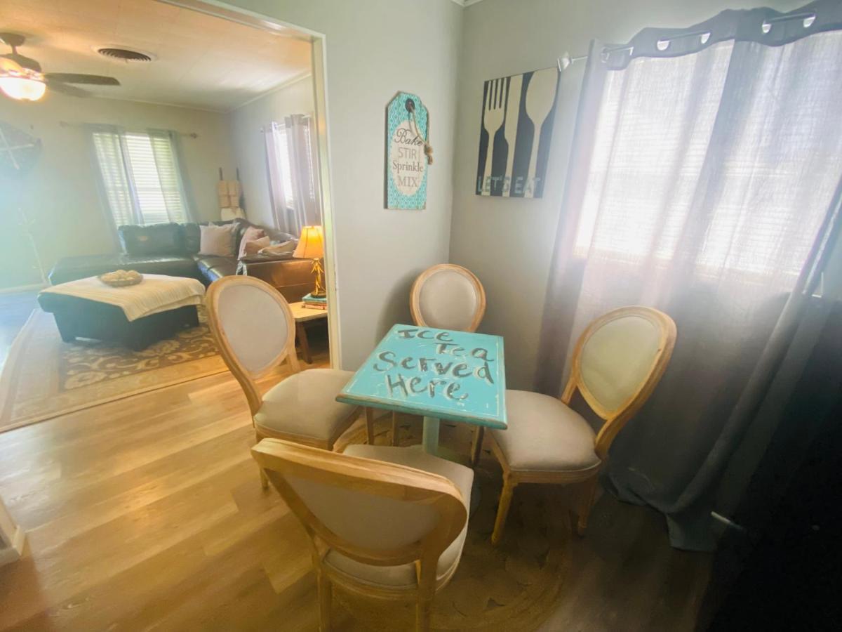 Pecan St. Parlor Haus Downtown Bandera, Tx 外观 照片