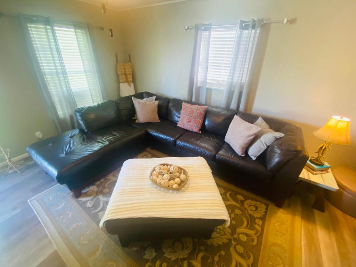 Pecan St. Parlor Haus Downtown Bandera, Tx 外观 照片